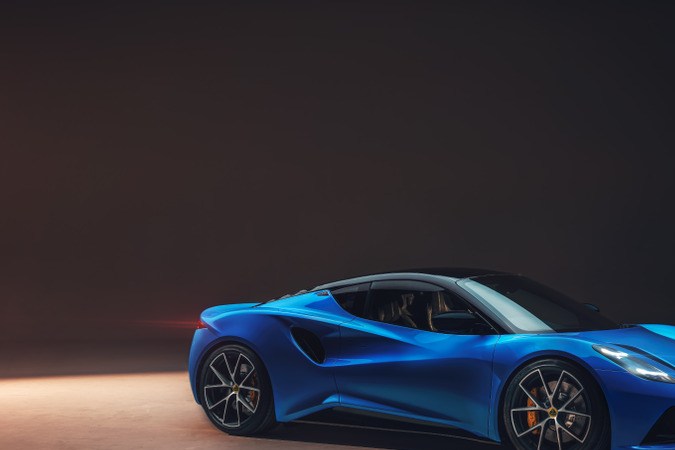 Lotus Emira 2022.