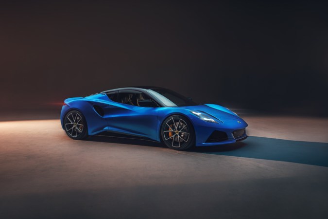 Lotus Emira 2022.