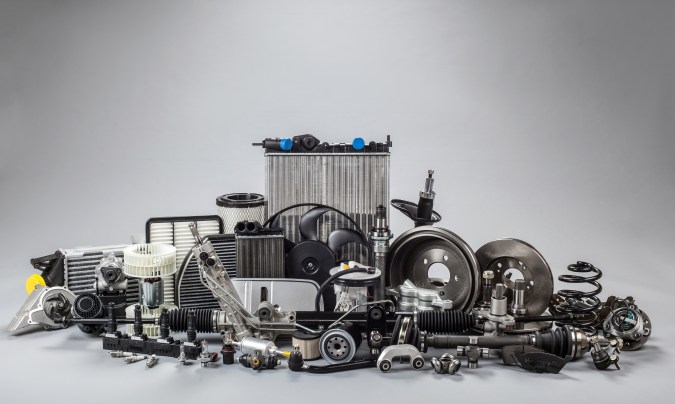 auto parts cerca de mí