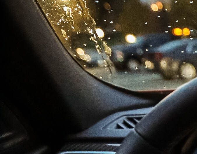 Por qué el volante de mi auto se pone duro al girar