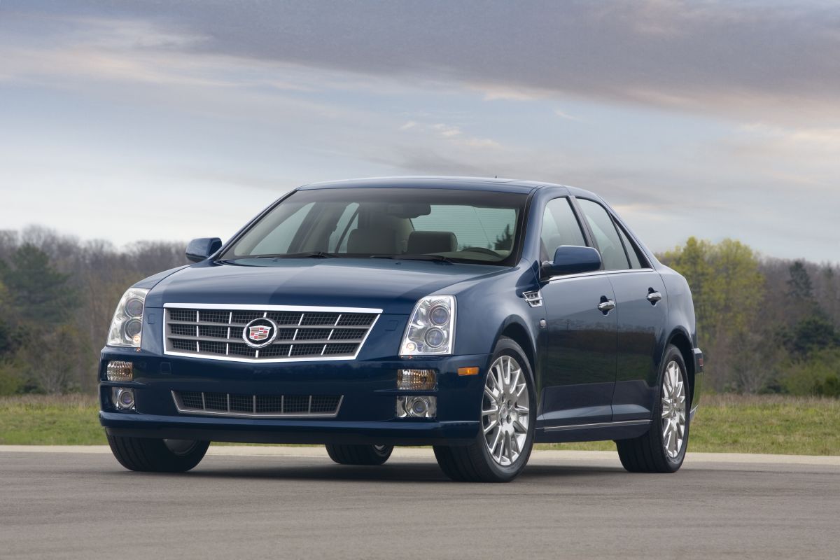 Cadillac STS 2010