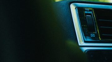 Estéreos de pantalla
