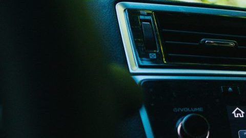 Estéreos de pantalla