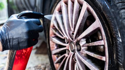средства для очистки автомобильных дисков