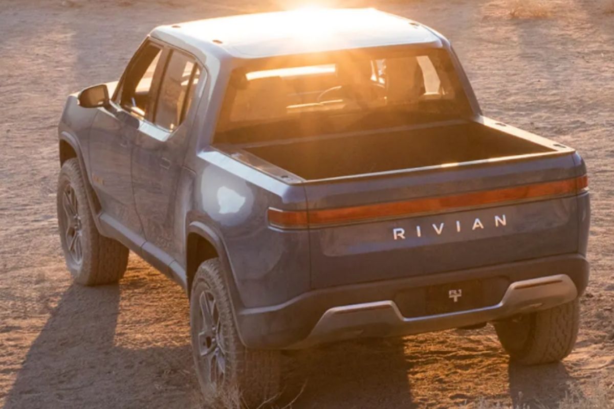 Rivian, con el respaldo de Amazon y Ford, la marca de pickups