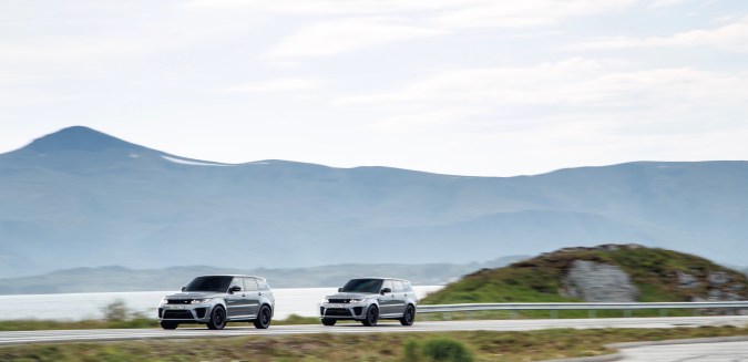 Range Rover SVR Bond