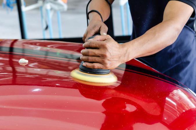 Mantenimiento de pintura de un auto