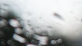 Parabrisas de auto con poca visibilidad