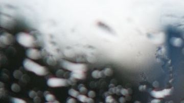 Parabrisas de auto con poca visibilidad