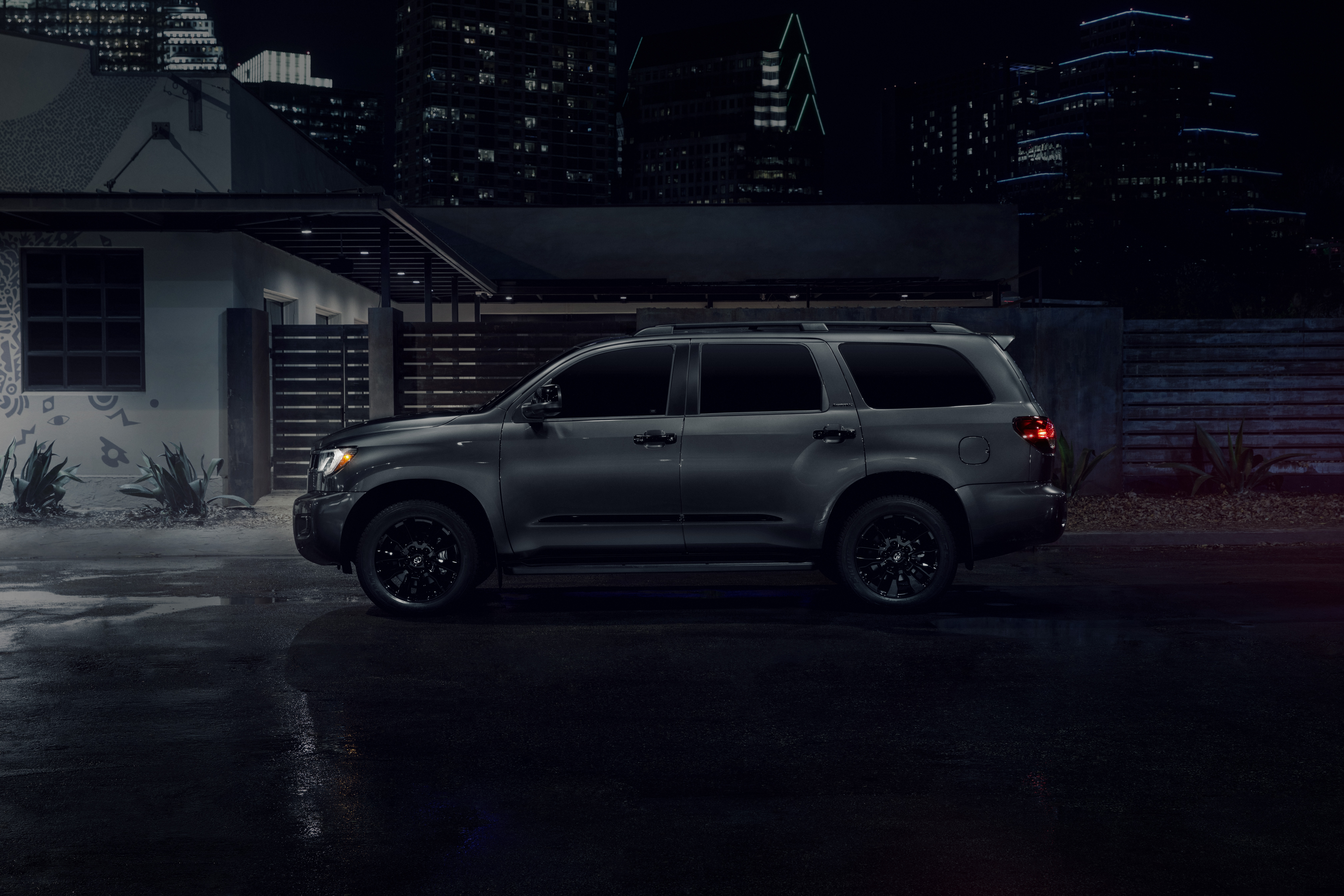 Toyota Sequoia SR5 RWD 2021