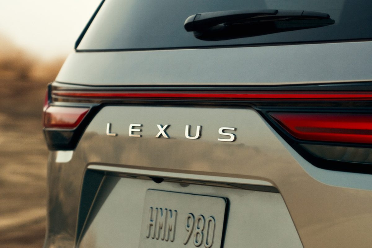 The Lexus LX 2022 will debut on October 13