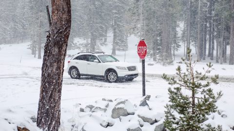 Conducción en un tormenta de nieve.