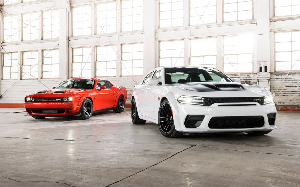 Dodge Charger y Dodge Challenger.