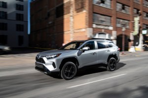 Toyota RAV4 SE Hybrid 2022