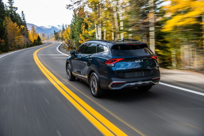 Фото задней части Kia Sportage Hybrid HEV