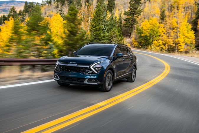 Kia Sportage Hybrid 2023 фото.