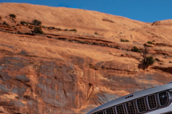 El 2022 Jeep Grand Cherokee Trailhawk es el más preparado para superar obstáculos.