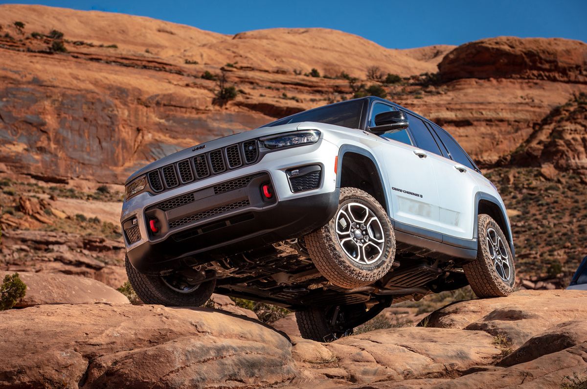 El 2022 Jeep Grand Cherokee Trailhawk es el más preparado para superar obstáculos.