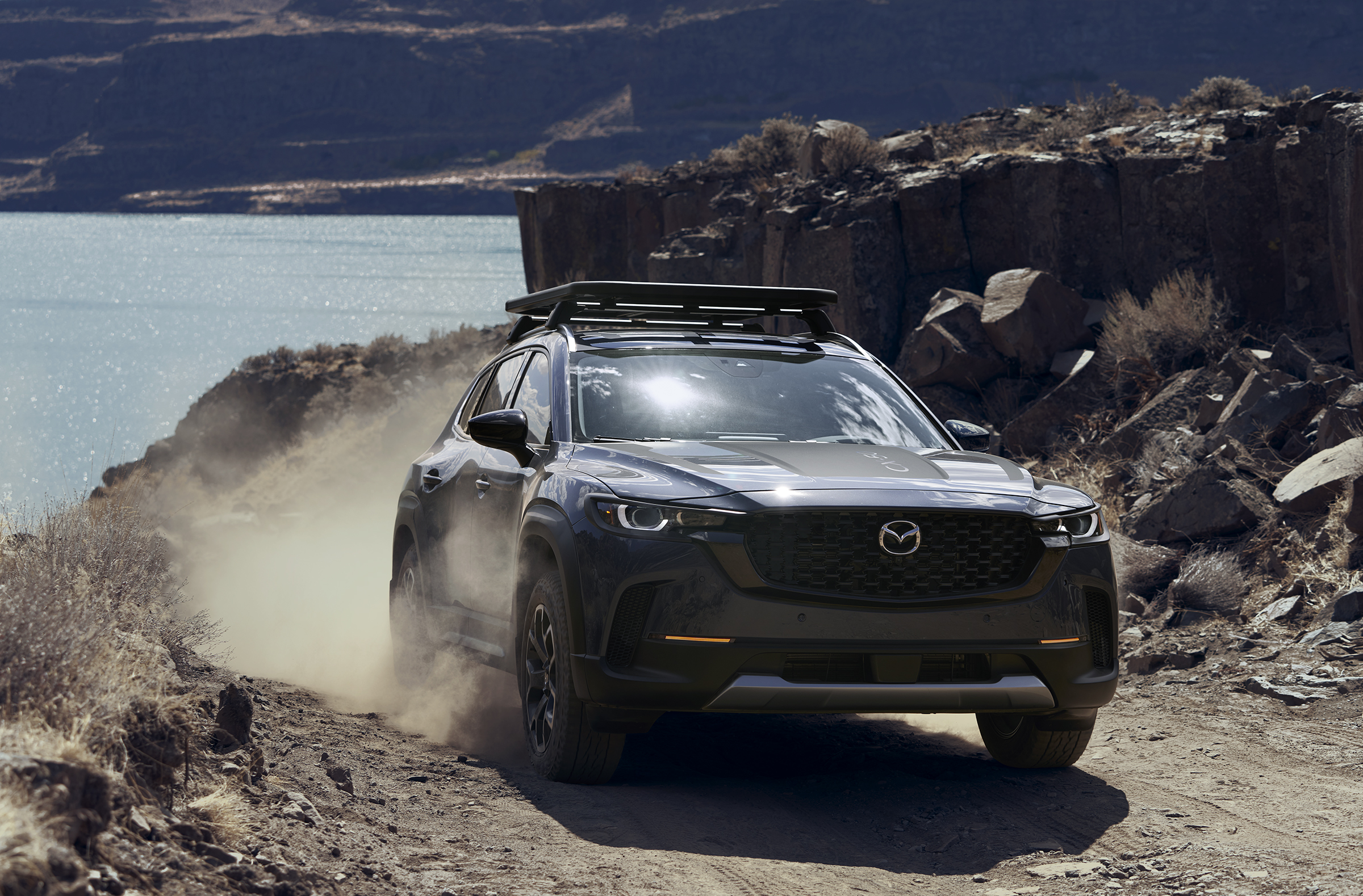 Foto del crossover CX-50 de Mazda