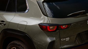 Detalle de la parte trasera del Mazda CX-50