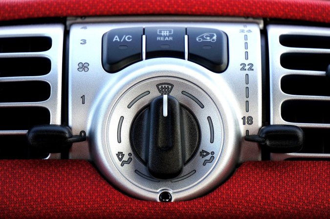 Control de A/C de autos