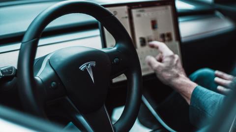Volante Tesla
