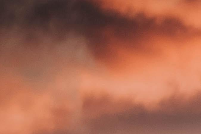 Conduciendo delante de un trailer