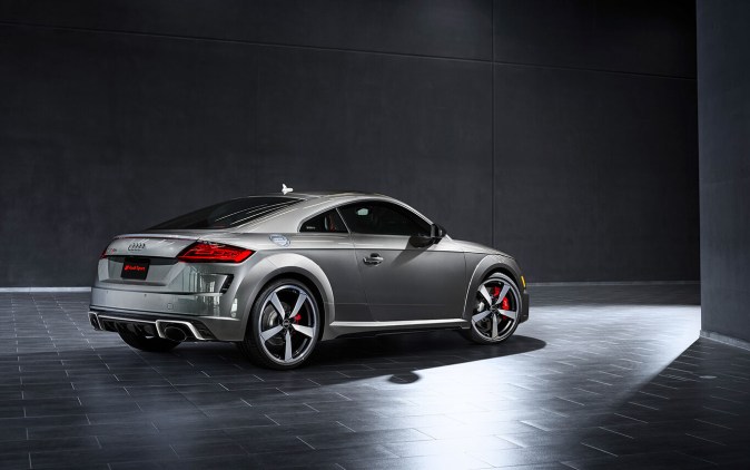 Audi TT RS Heritage Edition Gris piedra metalizado