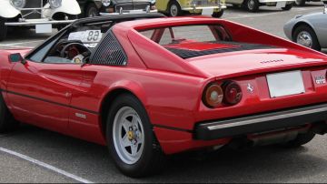 1985_Ferrari_308_GTS_QV_US_front_left.jpg