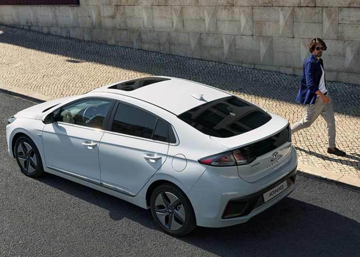 Hyundai Ioniq 2022.