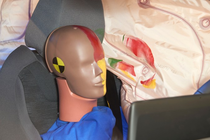 Foto de un maniquí de prueba de choque