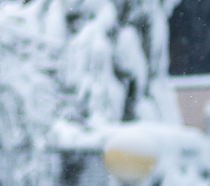 Auto cubierto de nieve.