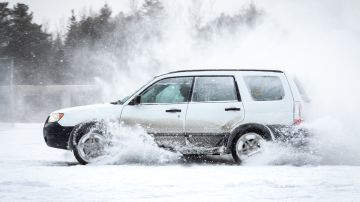 Auto AWD sobre nieve