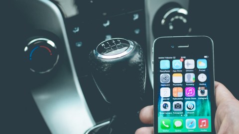 Teléfono inteligente y auto