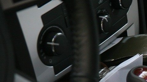 5 cosas que no debes hacer con un auto de transmisión automática