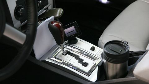5 cosas que no debes hacer con un auto de transmisión automática