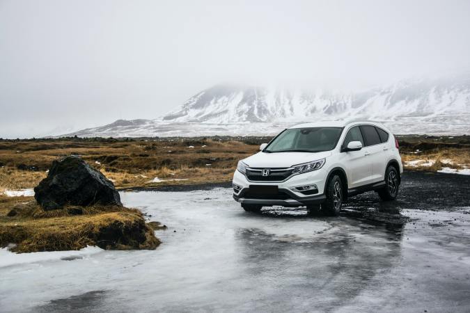 SUV sobre hielo.