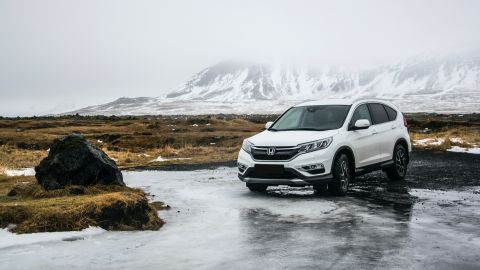 SUV sobre hielo.