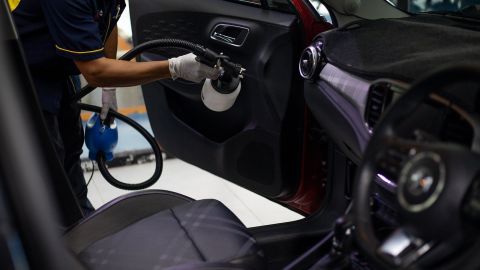 Обслуживание автомобиля.