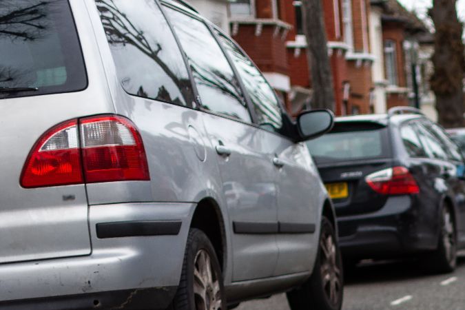 Señalamiento de único sentido en carretera