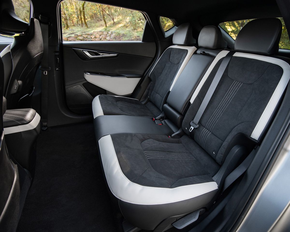 Los asientos del Kia EV6 son amplios y cómodos.