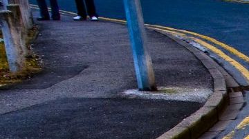 Señalamiento de único sentido en carretera