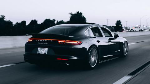 Porsche en carretera