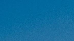 Persona lavando un auto