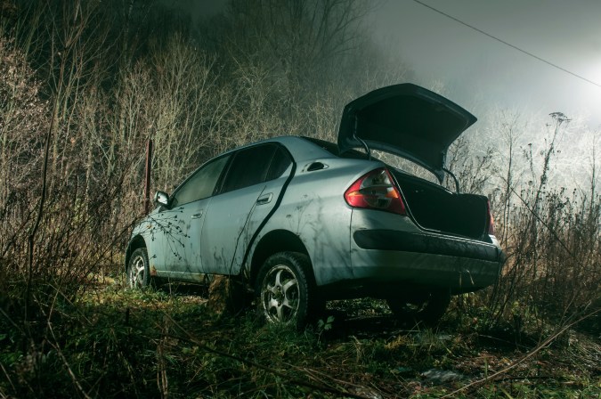 Cómo tomar posesión de un automóvil abandonado que no es tuyo