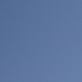 Policía con pistola de radar