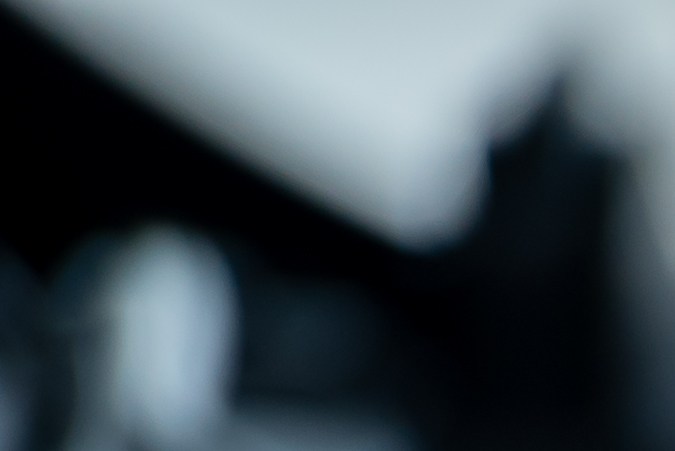 Revisando el aceite de motor.