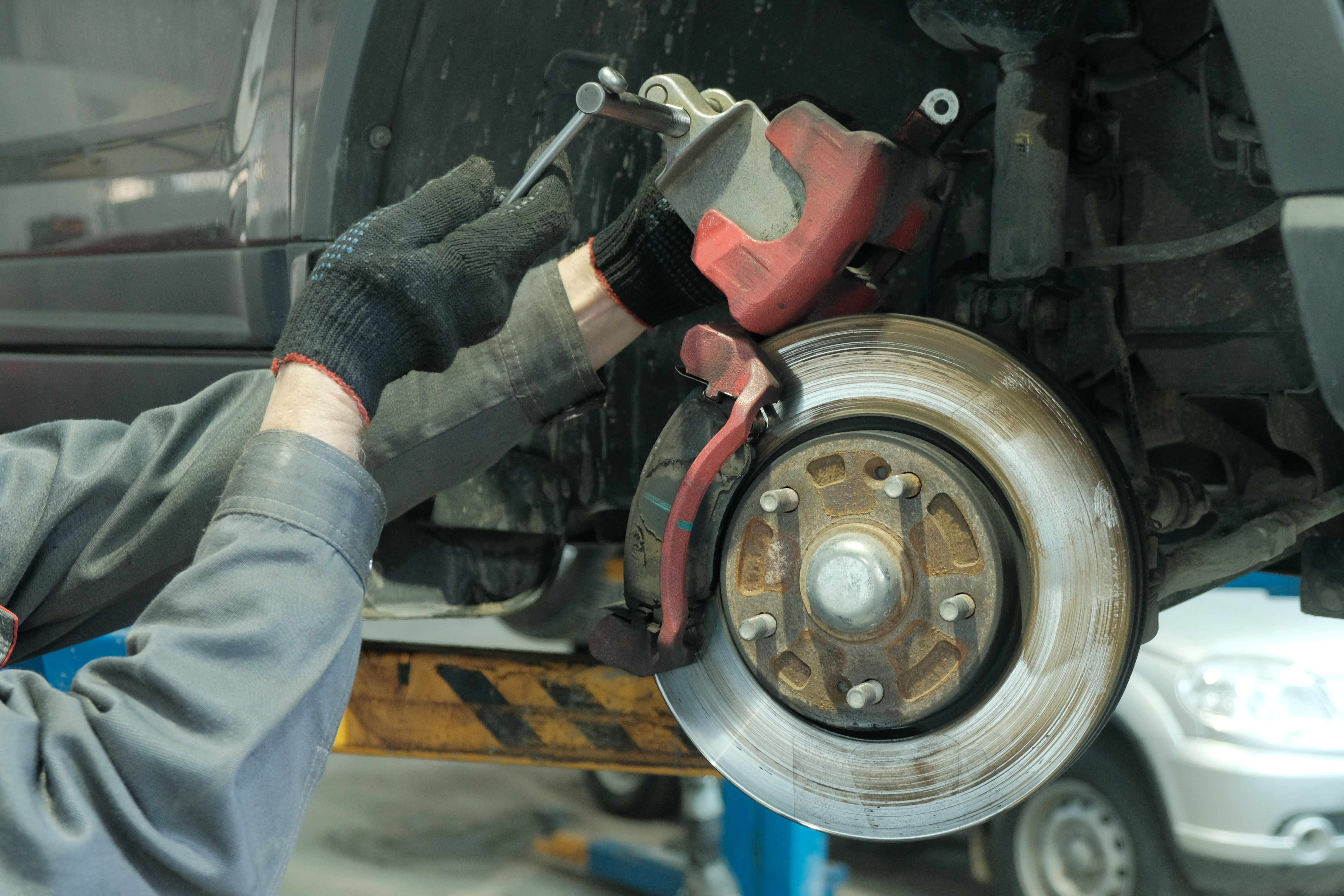 Cómo Ajustar Los Frenos Para El Auto - Siempre Auto