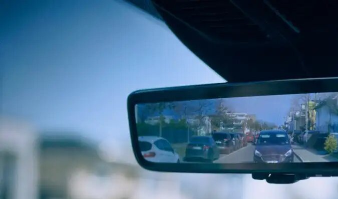 Espejo retrovisor inteligente de Ford