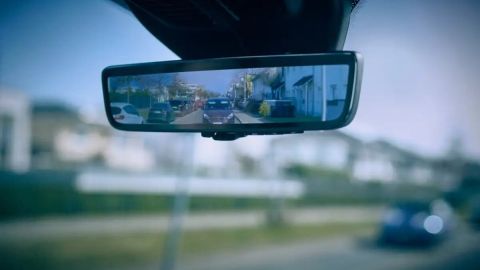 Умное зеркало заднего вида от Ford